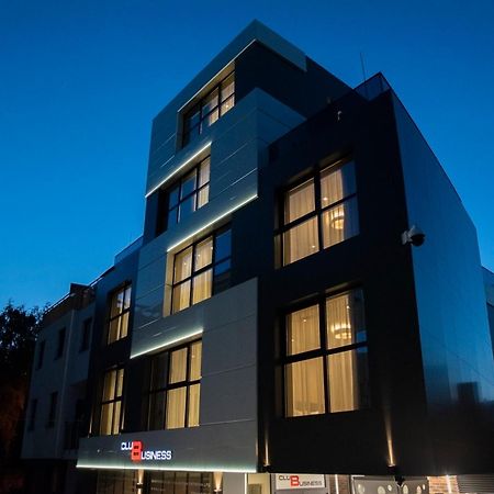 Family Hotel Business Club Shumen Exteriör bild