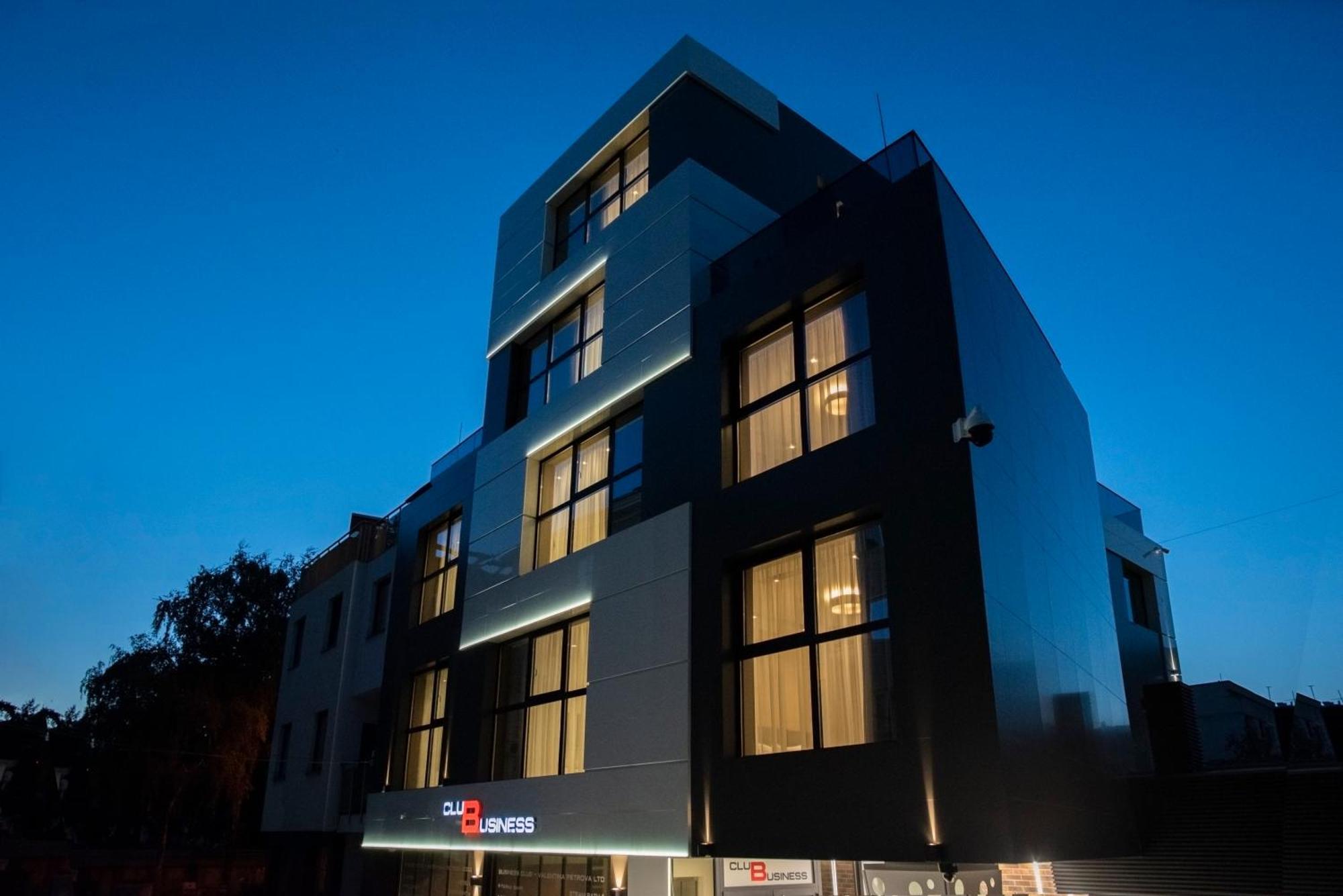 Family Hotel Business Club Shumen Exteriör bild