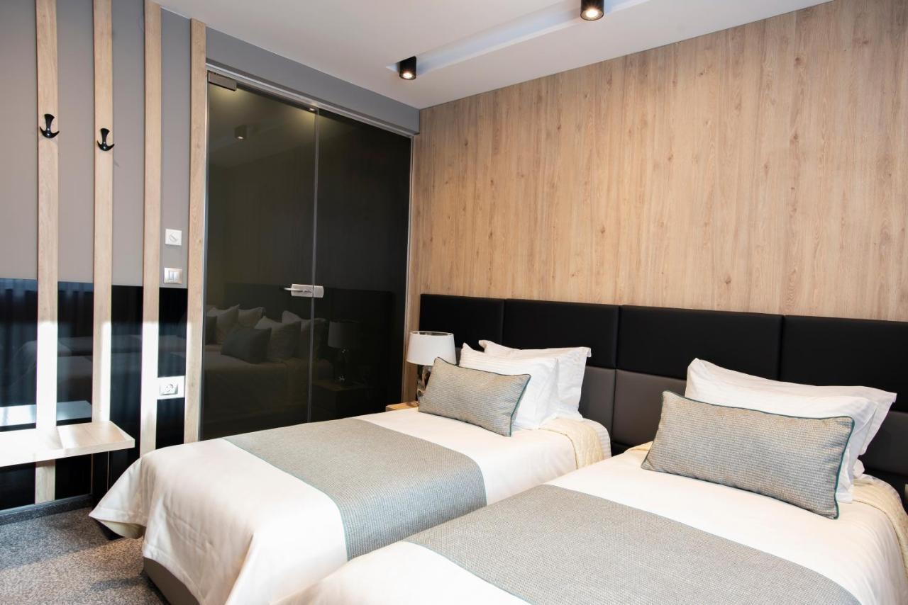 Family Hotel Business Club Shumen Exteriör bild