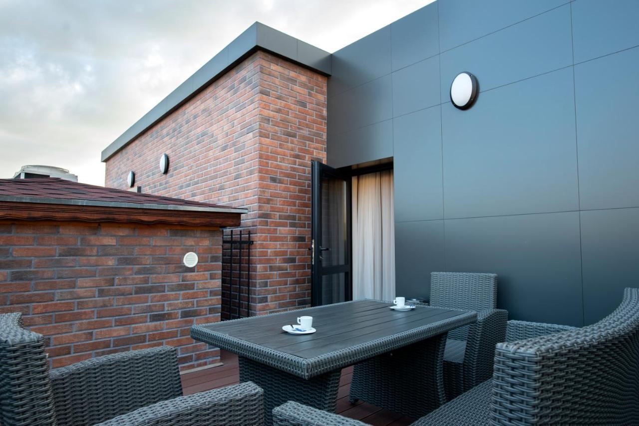 Family Hotel Business Club Shumen Exteriör bild